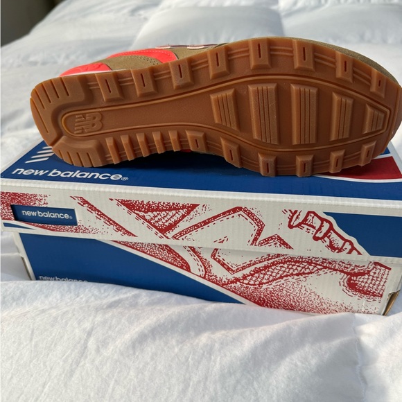 New Balance Women’s Originals in box never worn. - Picture 5 of 6